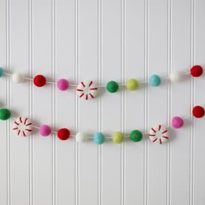 Christmas garland - Felt Christmas Garland - Felt ball garland  - Holiday garland - Pom pom garland - Peppermint garland - Whoville decor