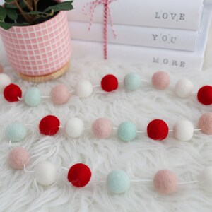 Valentine's day decor - Valentine's garland - Felt ball garland - Pom pom garland - Pink garland - Nursery decor - Christmas garland