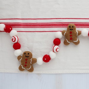 Felt gingerbread men - Gingerbread men garland - Christmas garland - Christmas felt ball garland - Gingerbread decor - Gingerbread man