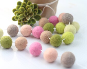 Spring garland - Succulent decor - Cactus decor - Felt ball garland - Pom pom garland - Cactus baby nursery decor - Spring succulents