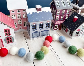 Vintage House garland - Vintage garland - Christmas garland - Vintage christmas colors - Classic Christmas - Christmas felt ball garland