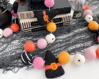 Witch hat garland - Halloween garland - Felt witches hat - Witch decor - Halloween decor - Wool witch hat
