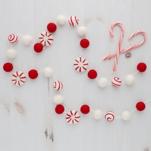 Peppermint Candy garland - Red and white garland - Felt ball garland - Christmas felt ball garland - Pom Pom garland - Felt peppermints