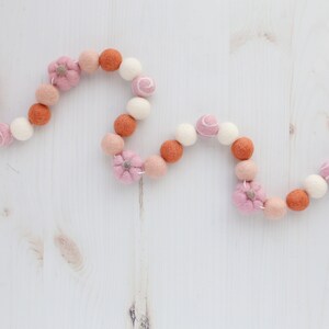 Pumpkin garland - Felt pumpkin - Pink fall decor - Pumpkin decor - Fall decor - Fall garland for mantle - Felt ball garland