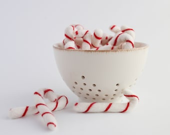 Felt candy canes - Christmas candy cane - Felt peppermint sticks - Peppermint garland - Christmas decor - Felt candy