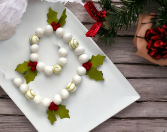 Christmas garland - Felt Christmas Garland - Felt ball garland  - Holiday garland - Pom pom garland - Holly berry garland - Holly decor