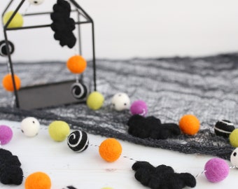 Halloween Garland - Bat halloween decor - Halloween decor - Felt bat garland - Halloween party decor - Felt bats - Spooky decor