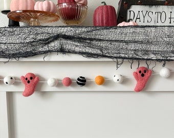 Pink Ghost garland - Halloween garland - Felt ghosts - Ghost decor - Halloween decor - Wool ghosts