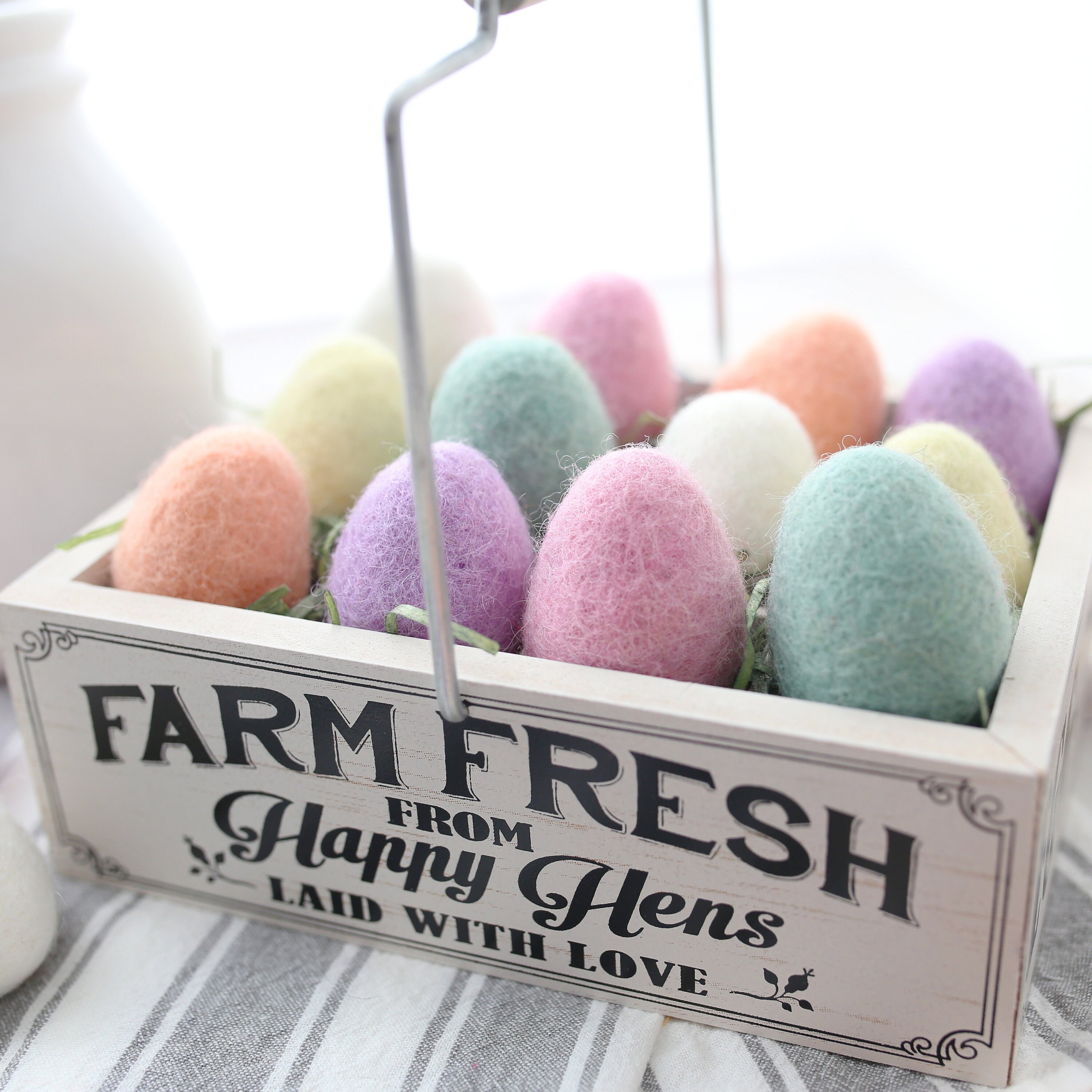 Oeufs de Pâques - Oeufs en Feutre Feutrés Décor Lapin Panier Table Printemps