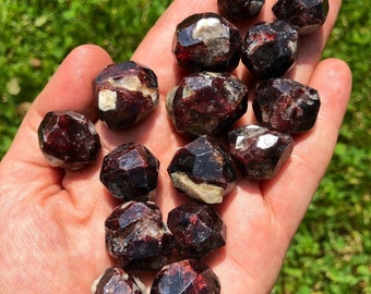 Raw Garnet Chunks (A Grade) - Red Garnet Stone - Raw Garnet Loose Stone - Real Garnet Crystal - Natural Garnet Crystals - Red Garnet Raw