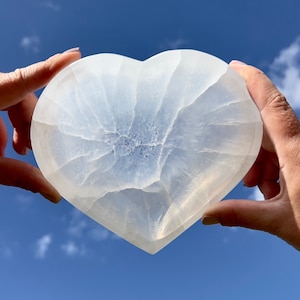 Heart Selenite Bowl - Selenite Crystals - Cleansing Bowl - Heart Shaped Crystal Bowl - White Selenite Heart Dish - Selenite Heart Bowl