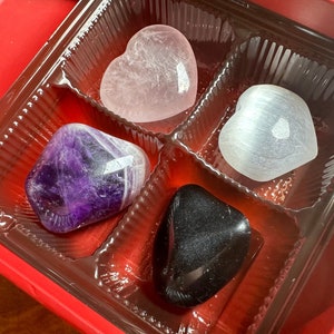 Coffret cristal - Love Stones - Cristaux et pierres - Coeurs en cristal - Cadeau pour la Saint-Valentin - Cristaux pour l&#39;amour - Coffret cadeau en cristal
