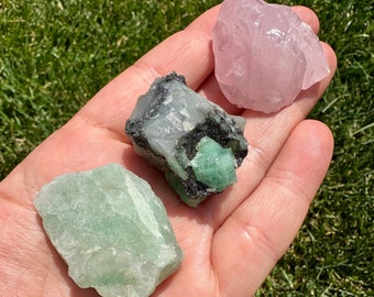 Raw Crystal Heart Chakra Stone Set - Healing Crystals and Stones - Rose Quartz, Emerald, & Green Aventurine - Heart Chakra Balancer Kit