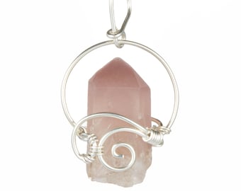 Ciondolo in quarzo di litio grezzo - Ciondolo avvolto in filo d'argento sterling - Collana in quarzo di litio fatta a mano - Ciondolo in cristallo di quarzo di litio - 27