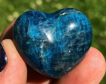 Blue Apatite Heart - Blue Apatite Crystal Heart - Palm Stone Carving - Throat Chakra Stone Heart - Polished Blue Apatite Heart