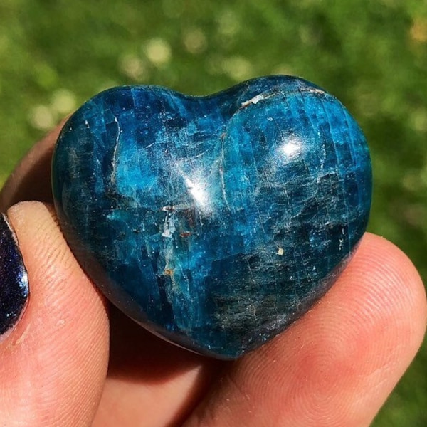 Blue Apatite Heart - Blue Apatite Crystal Heart - Palm Stone Carving - Throat Chakra Stone Heart - Polished Blue Apatite Heart