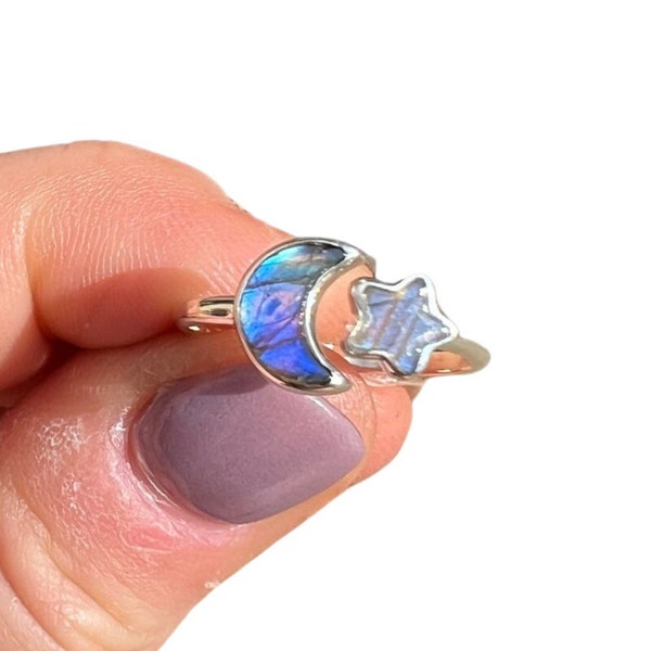 Moon and Star Labradorite Ring - Sterling Silver - Sizes 4 to 10 (US) - Dainty Polished Labradorite Crystal Ring - Flashy Labradorite Ring