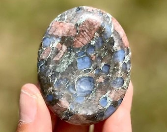 Que Sera Worry Stone - Que Sera Palm Stone - Que Sera Crystal - Polished Que Sera Palmstone - Polished Crystal Pillow - Blue Liberite Pillow