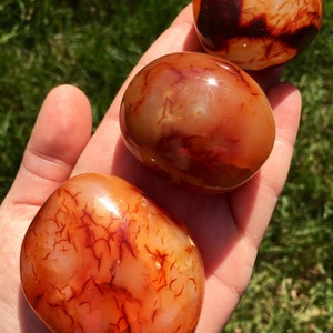 Carnelian Palm Stone 1 2.75 Carnelian Tumbled Stone Carnelian Crystal Polished Carnelian Worry Stone Sacral Chakra Stone imagem 5