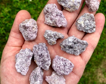 Pierre de lépidolite brute - Cristal de lépidolite lilas - Lépidolite brute - Cristal de lépidolite brute - Pierre précieuse violette - Lépidolite naturelle brute