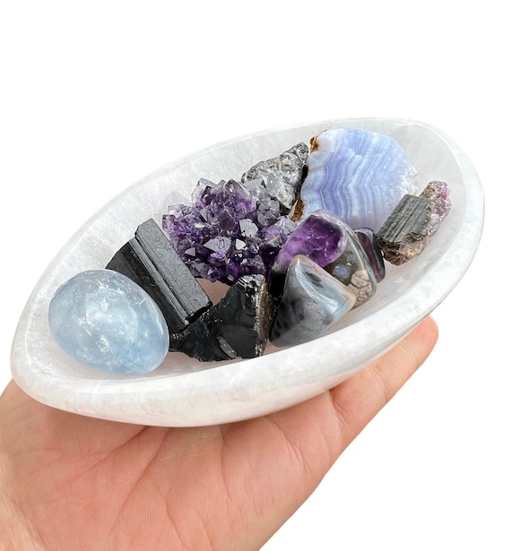 Selenite Bowl (Marquise Shape) - Healing Crystal Cleansing Bowl - Selenite Charging Plate - Offering Bowl - White Gemstone Bowl - Unique