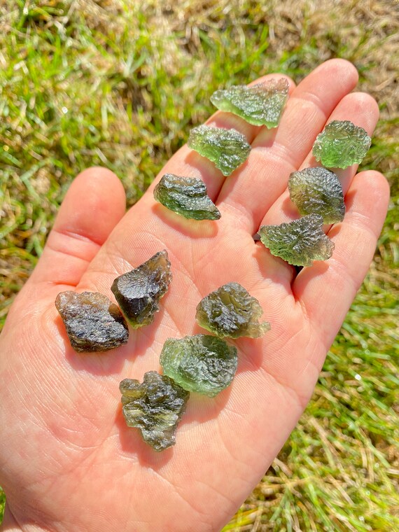 Raw Moldavite Crystal 0g 10g Czech Republic Raw Moldavite Stone