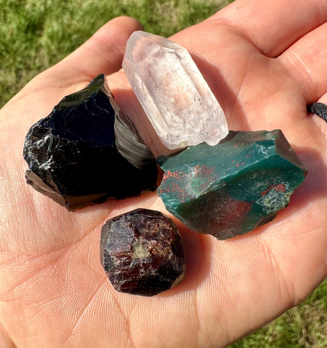 Yule Crystal Set Healing Crystals for Yule Yule Ritual Stones & Winter