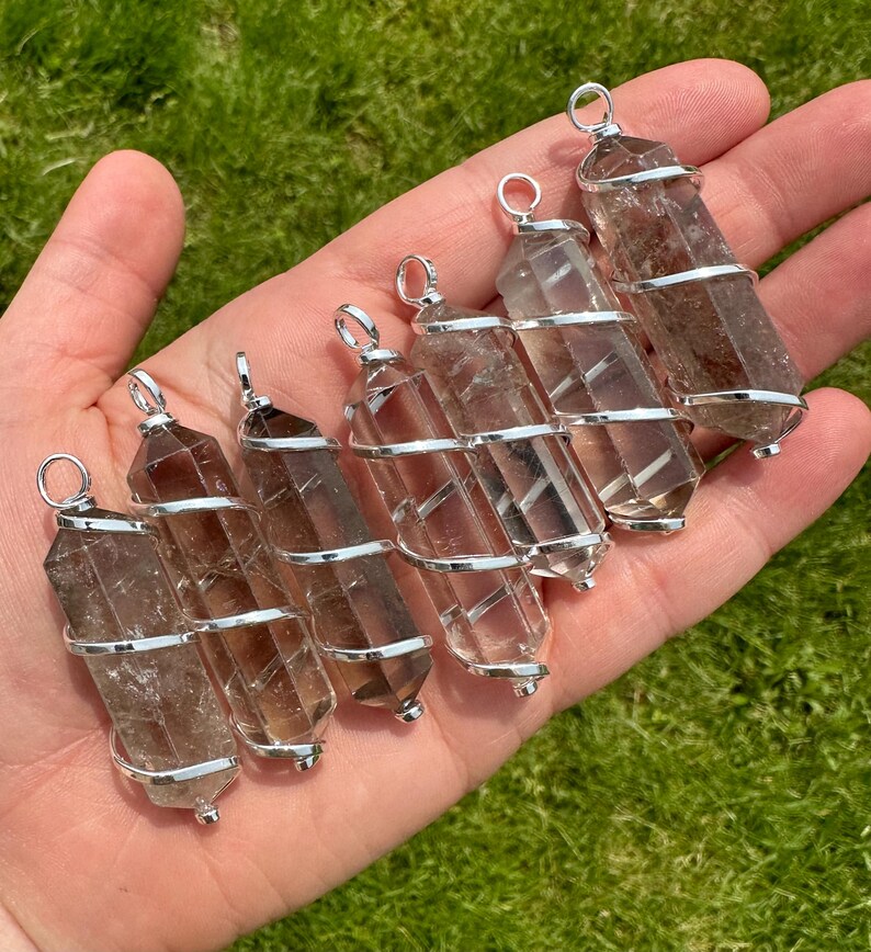 Pingente de Quartzo Fumê - Colar de Cristal com Cravação Espiral Prateada - Ponta de Cristal de Quartzo Fumê Polida - Colar de Quartzo Fumê imagem 2