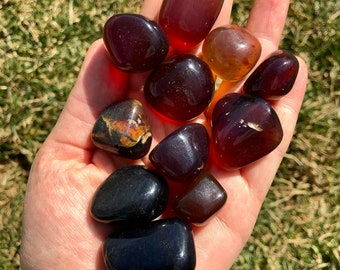 Trumlad bärnsten - Flera storlekar tillgängliga - Trumlad bärnstenskristall - Polerad svart bärnsten - Autentisk trumlad bärnsten - Naturlig bärnsten