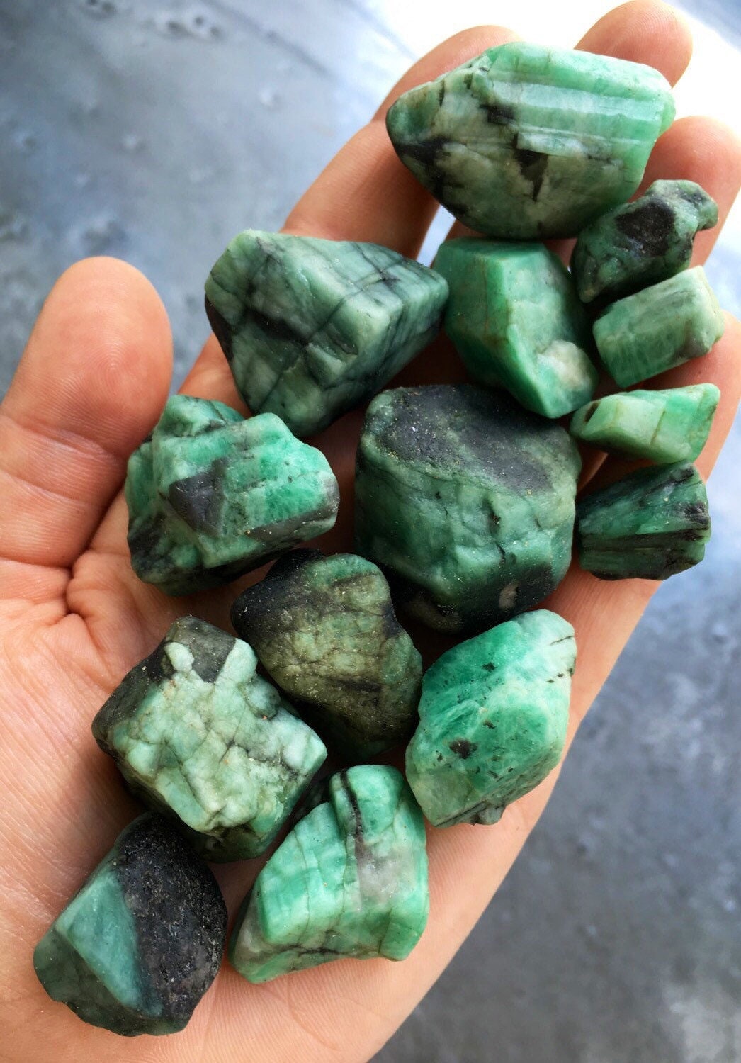 Natural Green Emerald Rough Gemstone Crystal - Untreated - 22x27x13 Mm