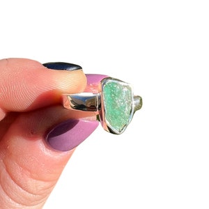 Raw Emerald Ring - Sterling Silver - Sizes 6 to 8 (US) - Dainty Green Emerald Stone Ring - Rough Natural Emerald Crystal Ring