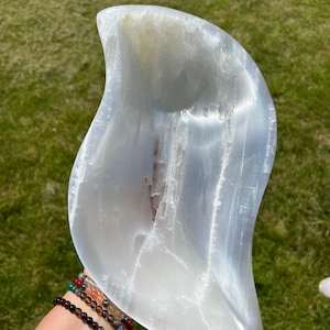 Unique Selenite Bowl - Satin Spar Selenite Basin - Selenite Crystal Charging Bowl - Large Selenite Crystal Bowl - Polished Selenite - 20