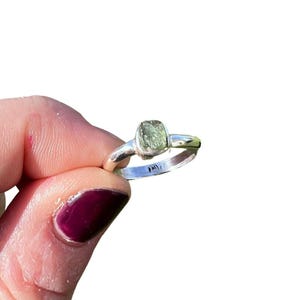 Ring ruwe moldaviet - sterlingzilver - maten 4 tot 10 VS - ring ruwe moldaviet - echte sieraden van moldaviet - zilveren ring met moldavietkristal