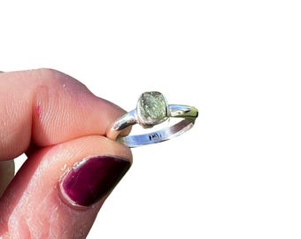 Roher Moldavit Ring - Sterling Silber - Größen 4 bis 10 US - Roher Moldavit Ring - Echter Moldavit Schmuck - Silber Moldavit Kristall Ring