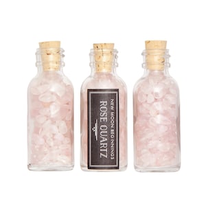 Botella de cristal de cuarzo rosa - Botella de cuarzo rosa - Chips de cuarzo rosa - Botella de piedras preciosas - Chips de piedras preciosas de cuarzo rosa - Gema de cuarzo rosa pulida