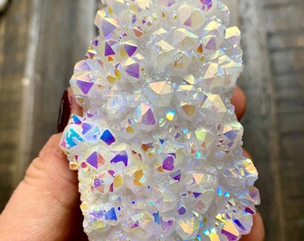 キラキラ輝くエンジェルオーラクォーツクラスター - レインボー