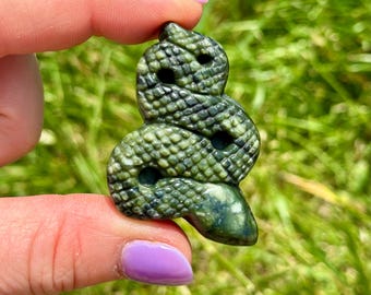【ラブラドライト】 スネイク シェイプ　LABRADORITE SNAKE Serpentine Crystal Snake - Carved Serpentine Snake - Serpentine