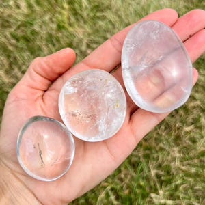Clear Quartz Palm Stone - Clear Quartz Stone - Polished Clear Quartz Oval Palm Stone - Tumbled Clear Quartz Crystal - Crystal Quartz Palm image 3