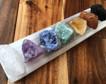 Raw Crystal 7 Chakra Set with Selenite Plate - Chakra Kit - Healing Crystals and Stones - Beginner Crystals - Chakra Crystal Starter Kit