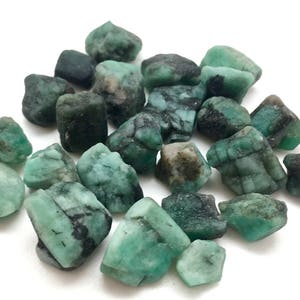 Raw Emerald Stone (XSmall) - Genuine Emerald Crystal - Natural Emerald - Mini Emerald Stone - Healing Crystals & Stones - Heart Chakra Stone