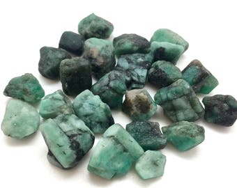 Raw Emerald Stone (XSmall) - Genuine Emerald Crystal - Natural Emerald - Mini Emerald Stone - Healing Crystals & Stones - Heart Chakra Stone