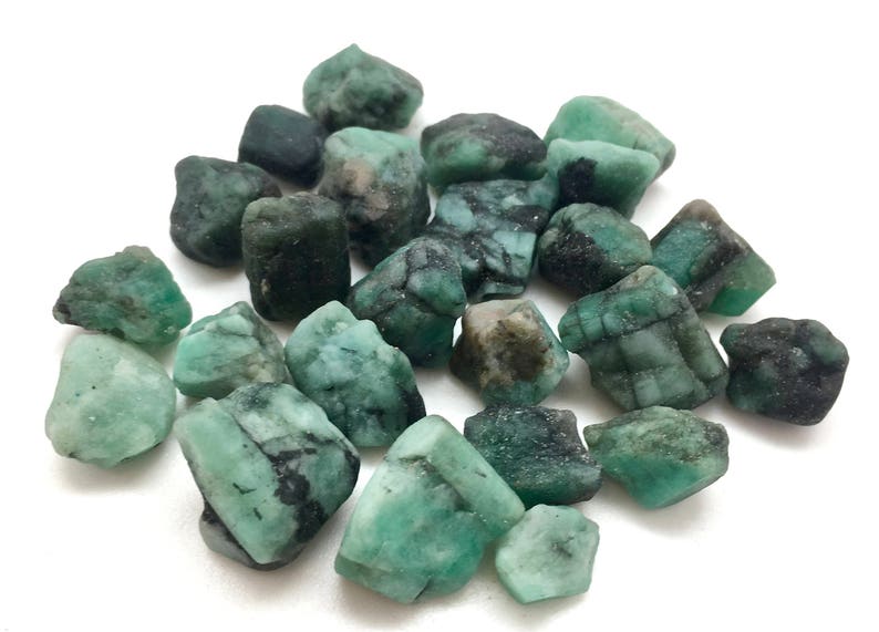 raw emerald stone (xsmall) - genuine emerald crystal - Natural Emerald - Emerald stone - healing crystals and stones - heart chakra stones 