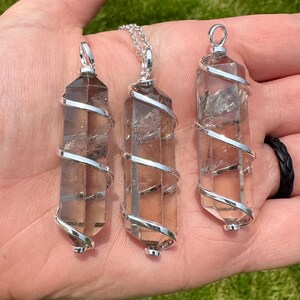 Pingente de Quartzo Fumê - Colar de Cristal com Cravação Espiral Prateada - Ponta de Cristal de Quartzo Fumê Polida - Colar de Quartzo Fumê imagem 8