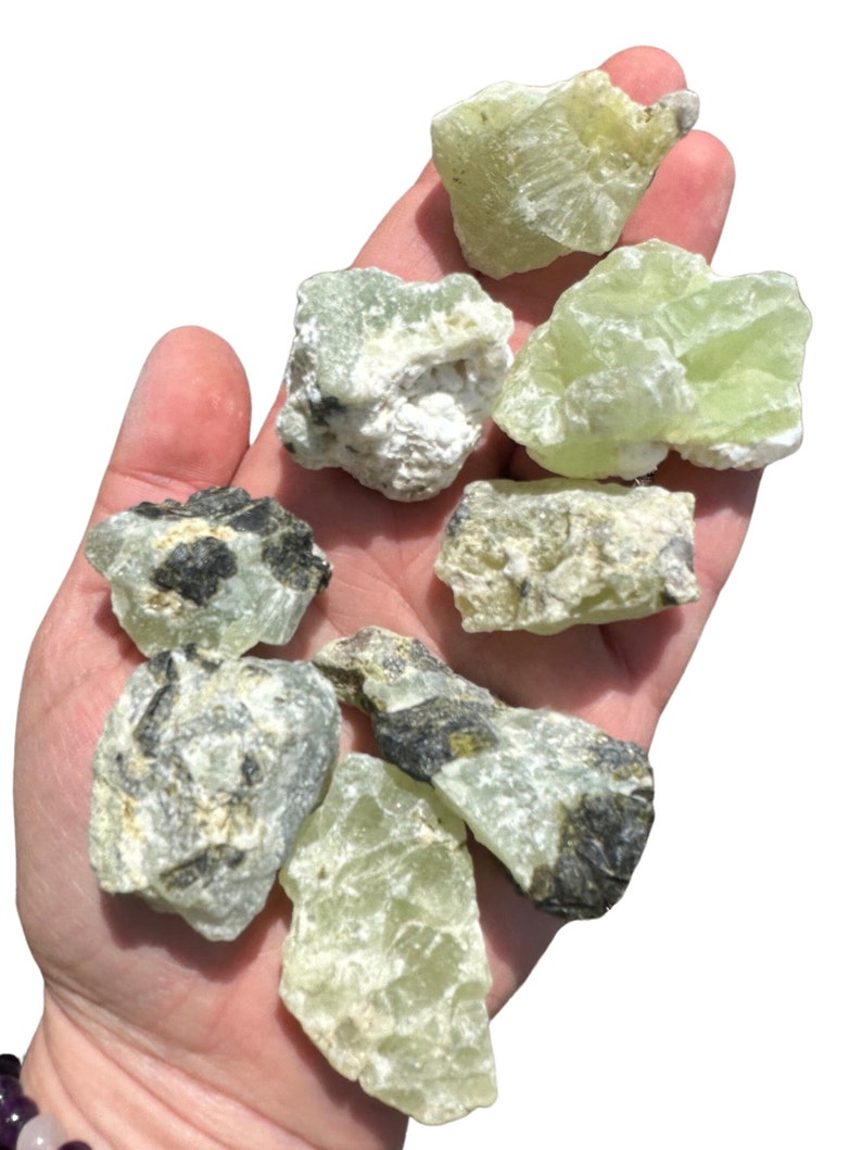 Cristal de prehnita en bruto (de 0,5" a 4") - Piedra de prehnita en bruto - Cúmulo de prehnita - Algunas son prehnitas rutiladas con turmalina negra o epidota imagen 9