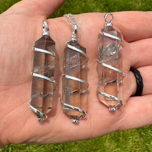 Pingente de Quartzo Fumê - Colar de Cristal com Cravação Espiral Prateada - Ponta de Cristal de Quartzo Fumê Polida - Colar de Quartzo Fumê imagem 10