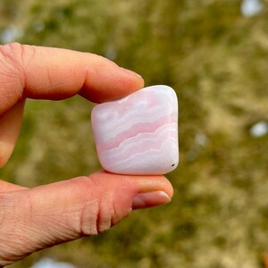 Mangano Calcite Tumbled Stone - Grade A - Multiple Sizes Available - Tumbled Pink Calcite Crystal - Fluorescent Mineral - Polished Mangano image 3