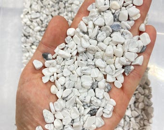 Hurtowe polerowane odłamki białego howlitu (6 mm - 8 mm) - 1 funt. Polerowane kryształki białego howlitu - Hurtowy biały howlit - Polerowany howlit