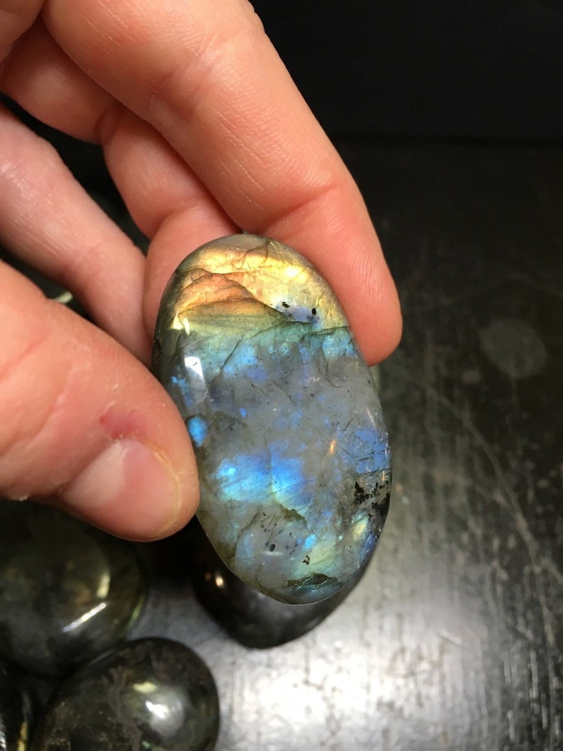 Labradorite Palm Stone Labradorite Stone Polished Labradorite Oval Palm Stone Tumbled Labradorite Crystal Blue Flash Labradorite image 7