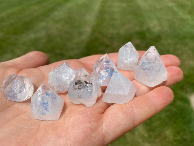 Raw Apophyllite Points 1g 83g Apophyllite Point Healing Crystals & Stones Raw Apophyllite Zeolite Small Apophyllite Pyramid image 1