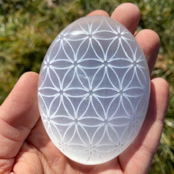 Flower of Life Selenite Palm Stone - Flower of Life Selenite Worry Stone - Etched Selenite - Selenite Meditation Stone - Flower of Life Gift